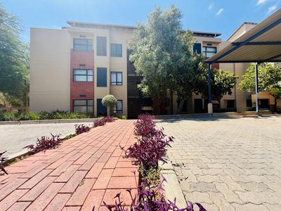 Apartment / Flat For Rent in Jackal Creek Golf Estate, Roodepoort