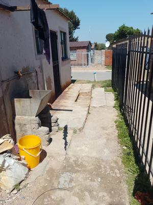 House For Sale in Lifateng, Tembisa