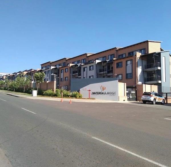 Apartment / Flat For Sale in Vorna Valley, Midrand